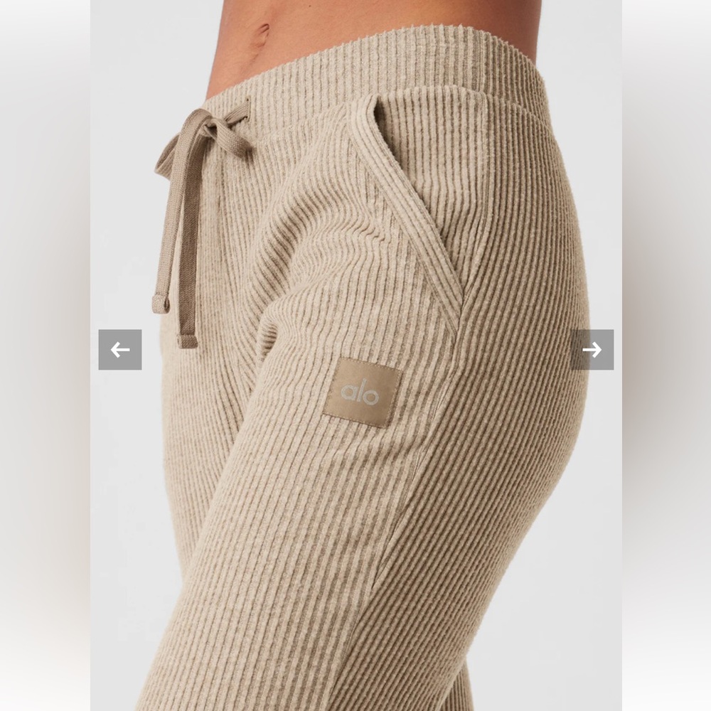 Alo Muse Sweatpant - Picture 3 of 4